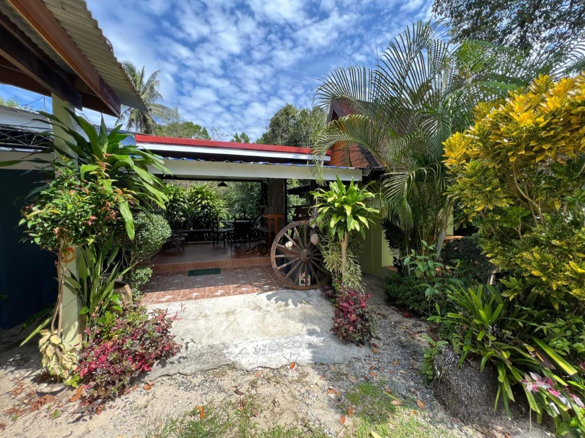 Garden Bungalow Resort Thai Mueang Exteriör bild