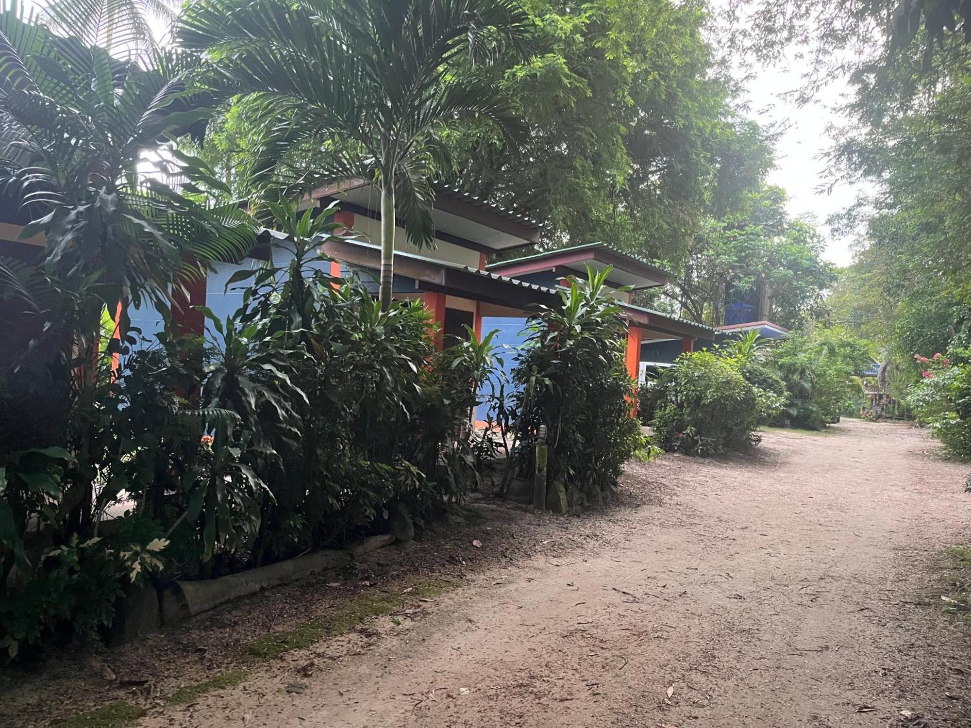 Garden Bungalow Resort Thai Mueang Exteriör bild