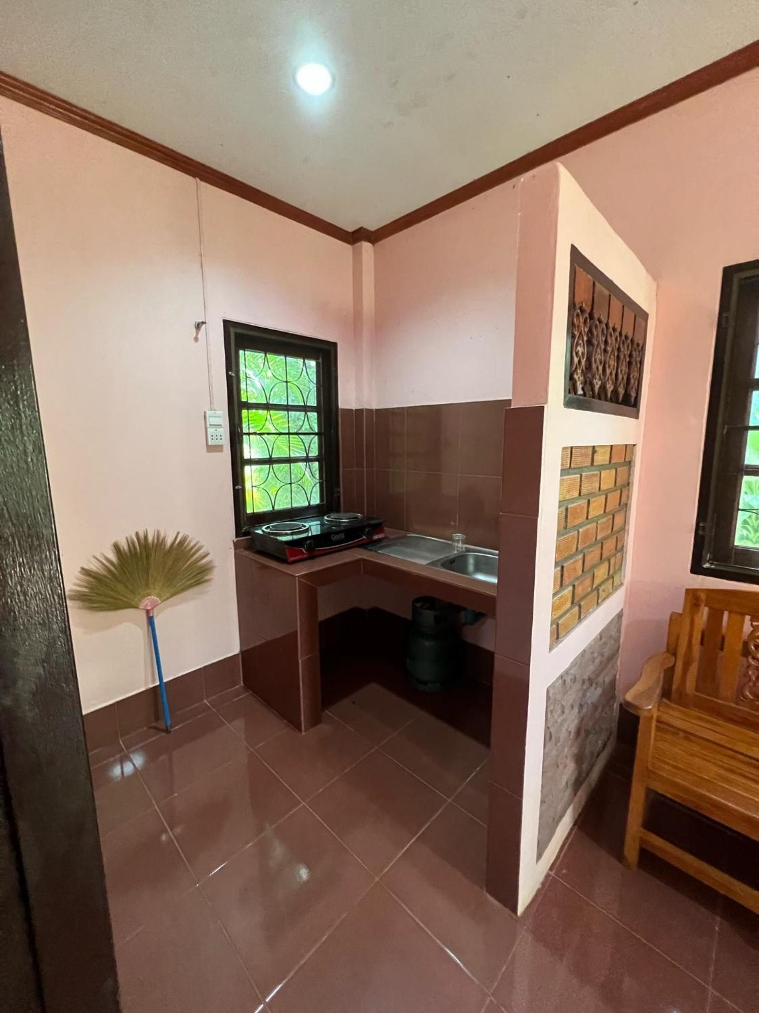 Garden Bungalow Resort Thai Mueang Exteriör bild